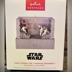 NIB Hallmark Keepsake Star Wars Magic Light, Sound & Motion Ornament!